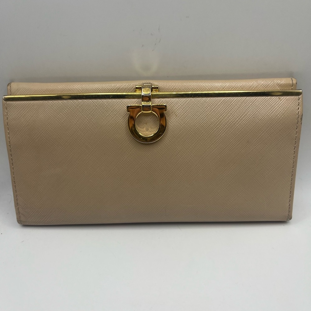 Salvatore Ferragamo long wallet. Beautiful condition.